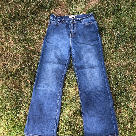 WOMENS BOOTCUT MEDIUM WASH LEVIS - Picture 3 of 6